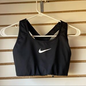 BLACK NIKE SPORTS BRA